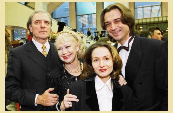 Алина, Александр и Светлана Немоляева, Александр Лазарев-старший.