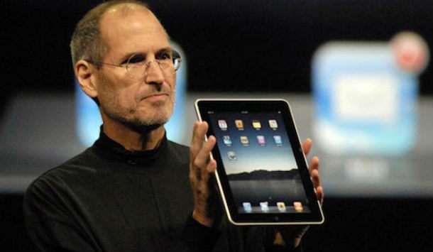 Стиве Джобс презентует первый iPad