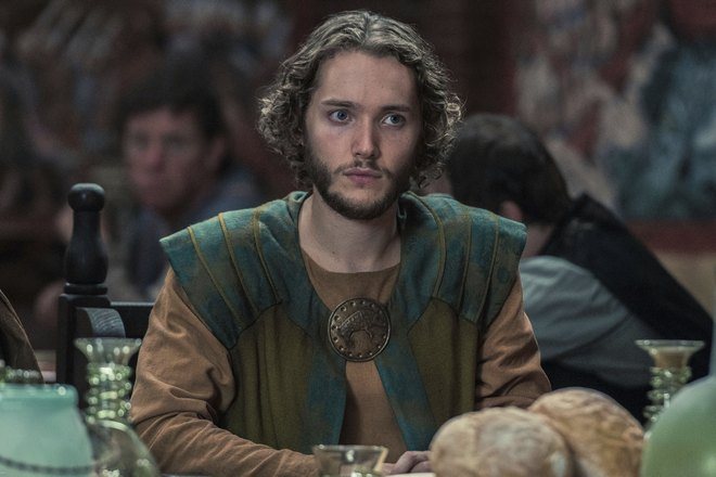 Тоби Регбо в сериале «Последнее королевство»